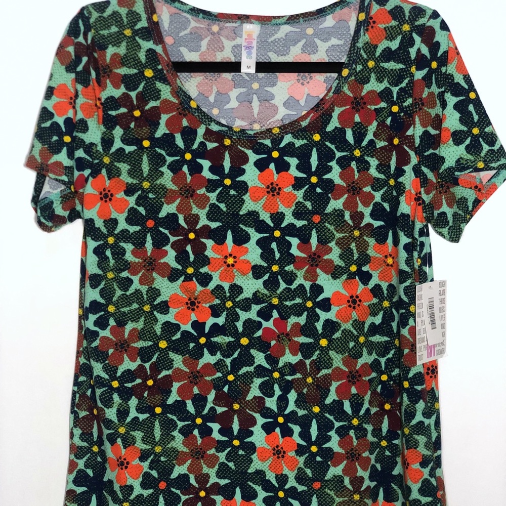 LuLaRoe Classic Tee NWT Medium 
2nd pic Size Chart